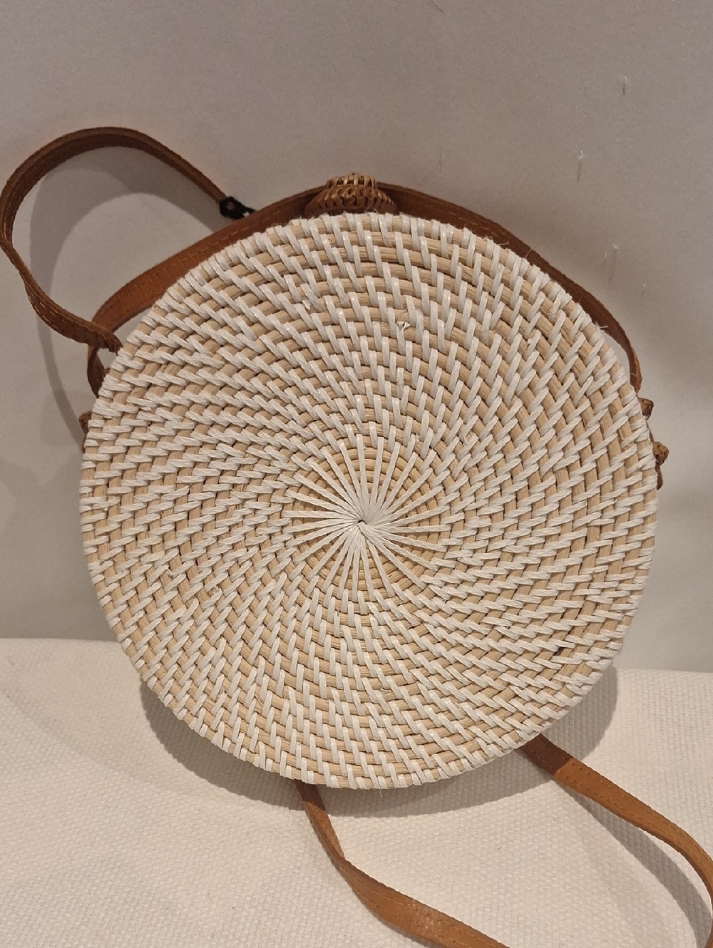 Round Straw Crossbody Bag with Yellow Floral Embroidery - Picture 4 of 9
